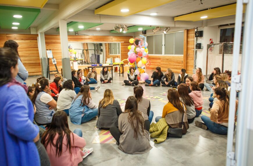 Encuentro Docente gratuito para reimaginar la escuela desde el arte en Mar del Plata
